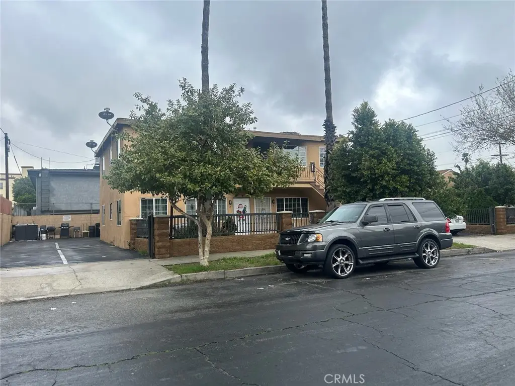 6905 Agnes, North Hollywood, CA — listing photo 1