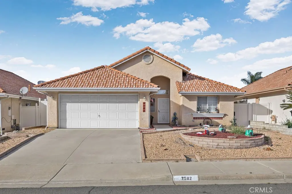 Single Family Residence for sale at 2582 Alegre, Hemet, CA featuring 3 beds and 2 baths