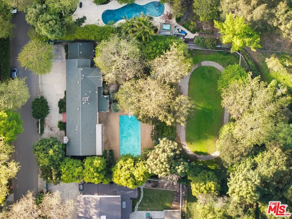 Single Family Residence for sale at 1150 Stone Canyon Road, Los Angeles, CA featuring 6 beds and 6 baths