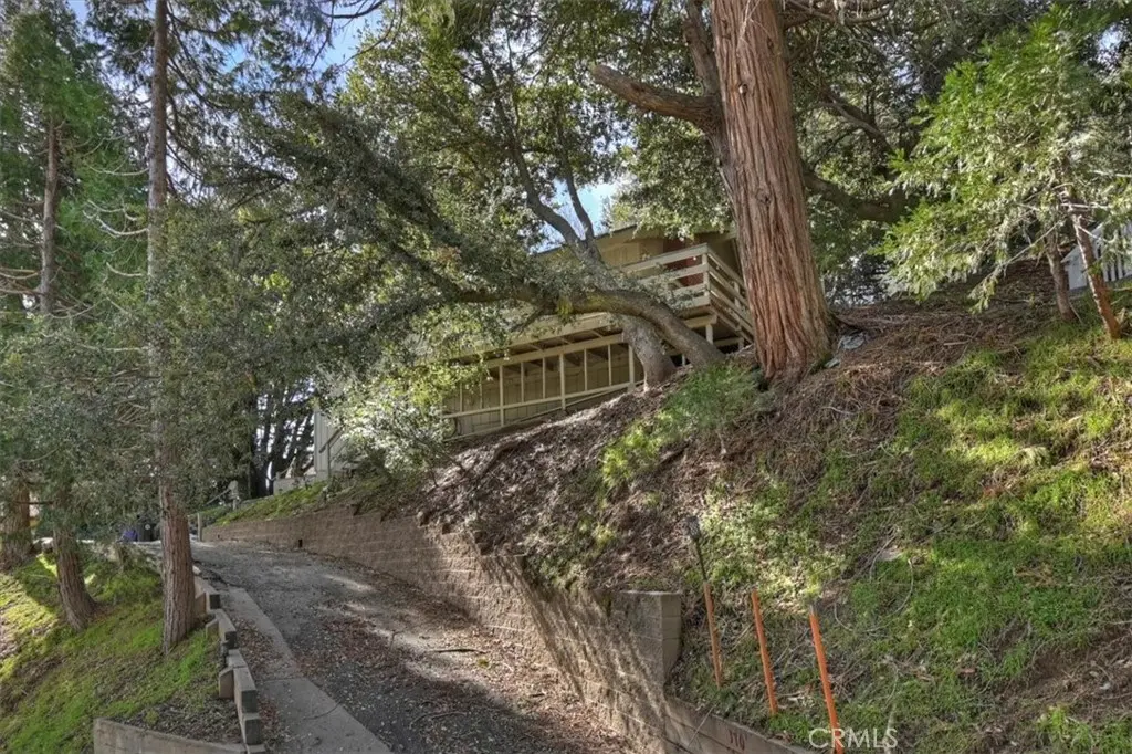 370 Weisshorn, Crestline, CA — listing photo 1