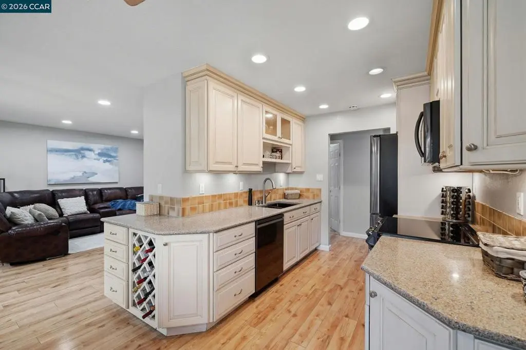 Condominium for sale at 9025 Alcosta Blvd 259, San Ramon, CA featuring 3 beds and 2 baths