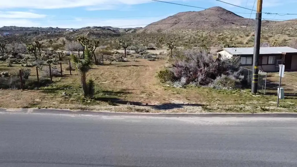 58750 Barron Drive, Yucca Valley, CA — listing photo 1