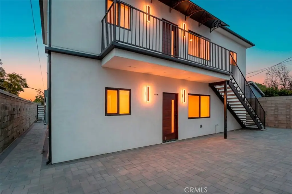 11112 1/2 Emelita Street, North Hollywood, CA — listing photo 1