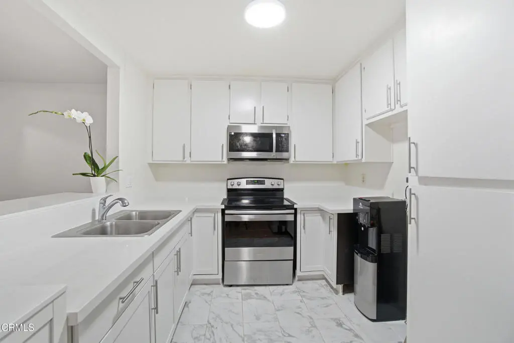 1300 Saratoga Avenue 1905, Ventura, CA — listing photo 1