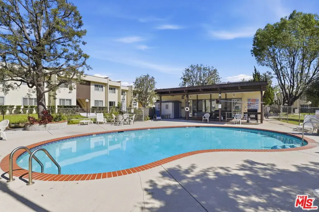11813 Runnymede Street 30, North Hollywood, CA — listing photo 1