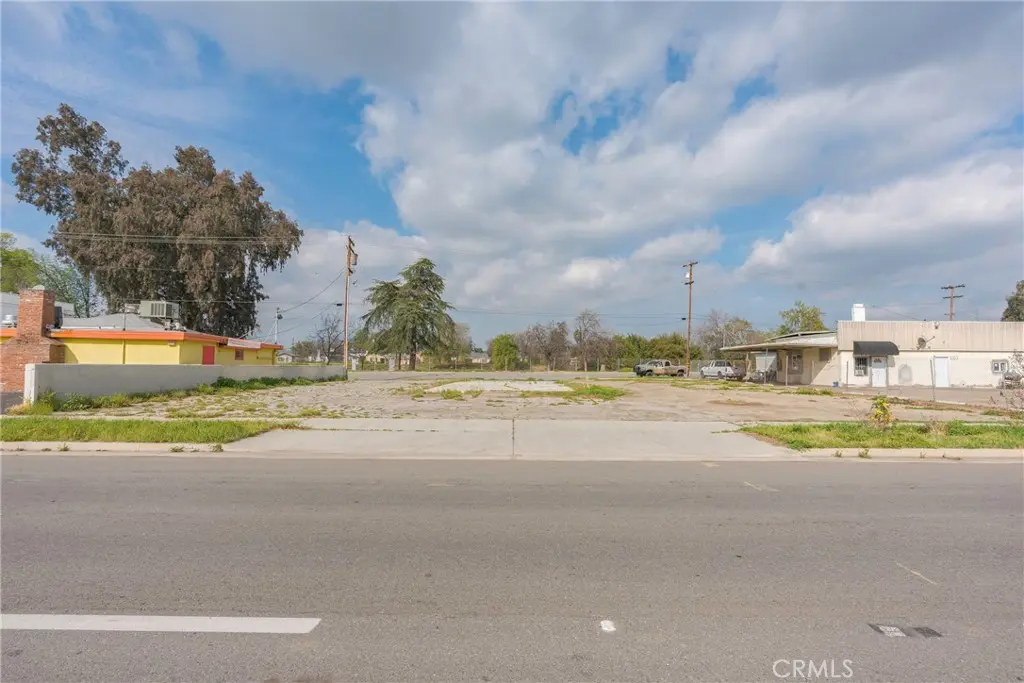 217 Niles Place, Bakersfield, CA — listing photo 1