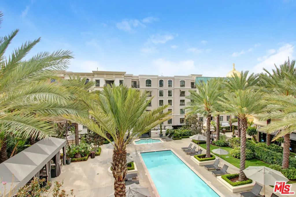 Apartment for rent at 589 Americana Way Marc 423, Glendale, CA featuring 2 beds and 2 baths