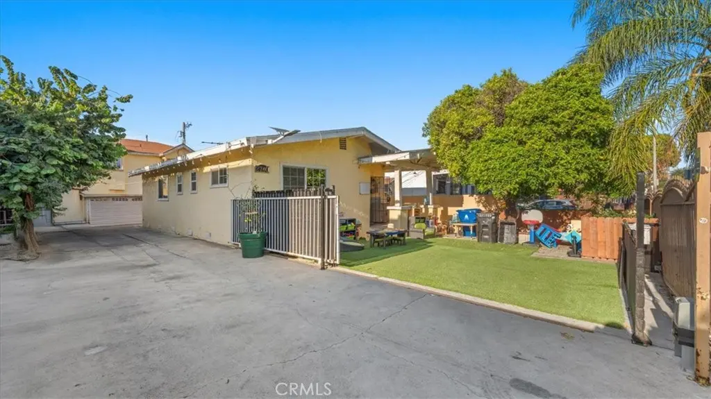 Duplex for sale at 2740 Fairmount, Los Angeles, CA