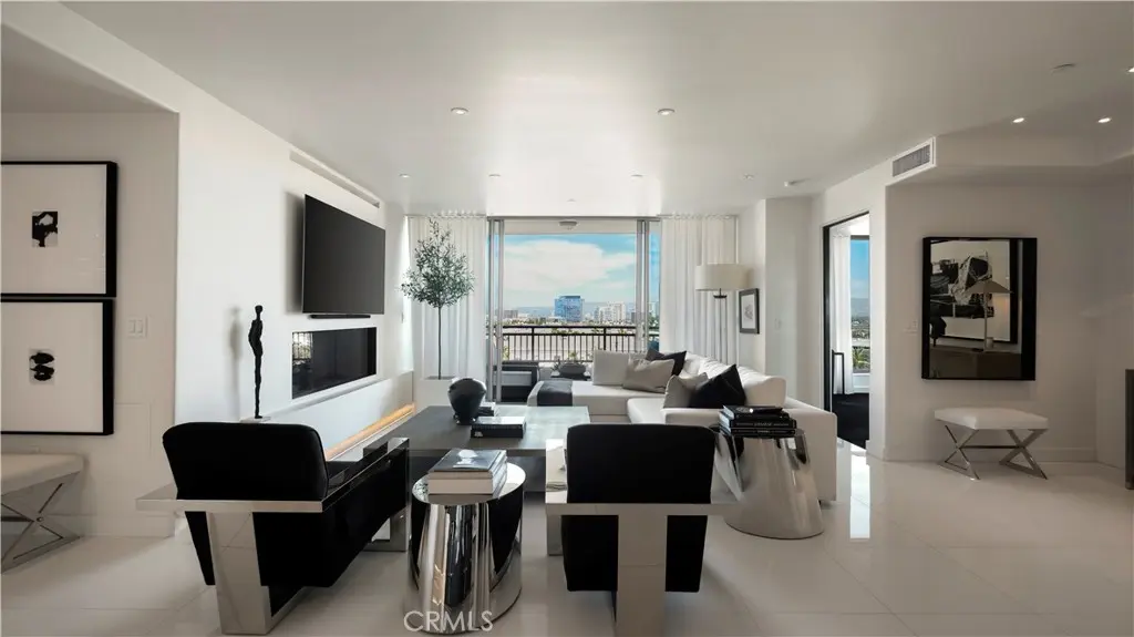 Condominium for sale at 8085 Scholarship, Irvine, CA featuring 2 beds and 4 baths