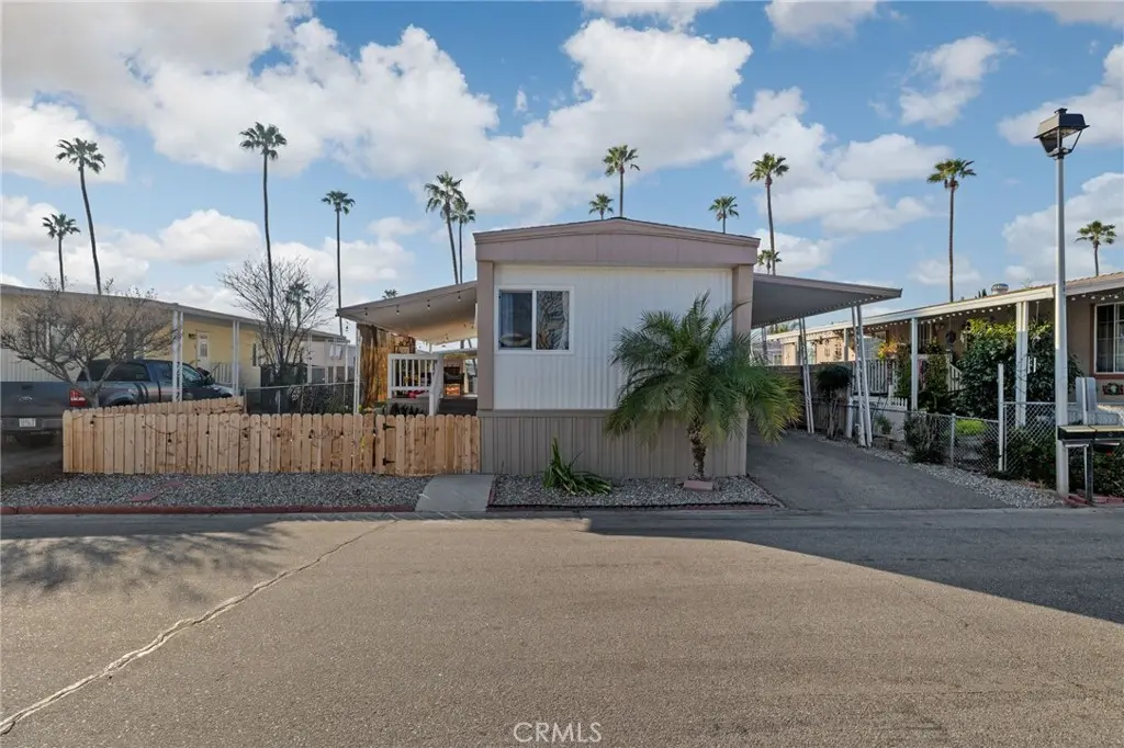 285 FLORENCE LANE, Bakersfield, CA — listing photo 1