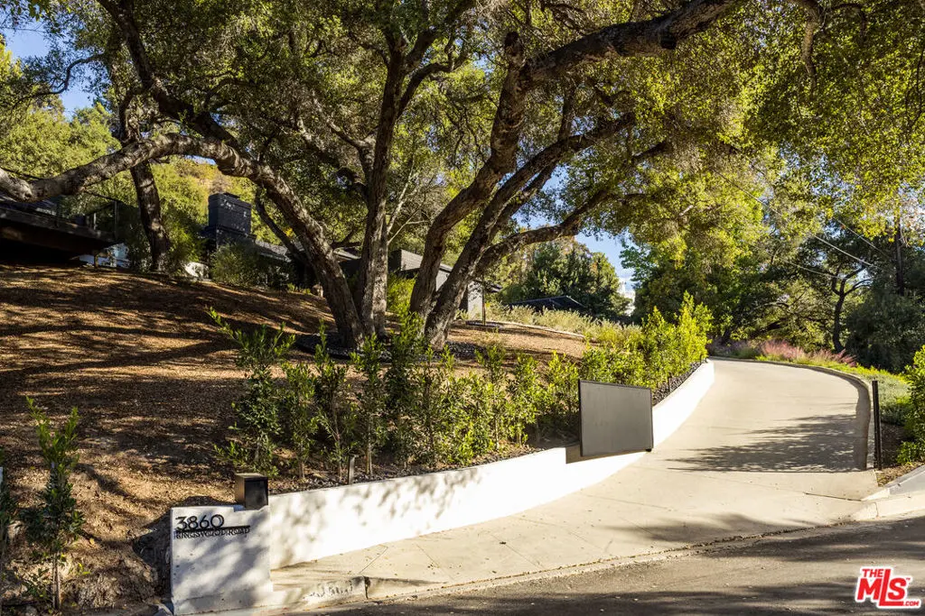 3860 Kingswood Road, Sherman Oaks, CA — listing photo 1