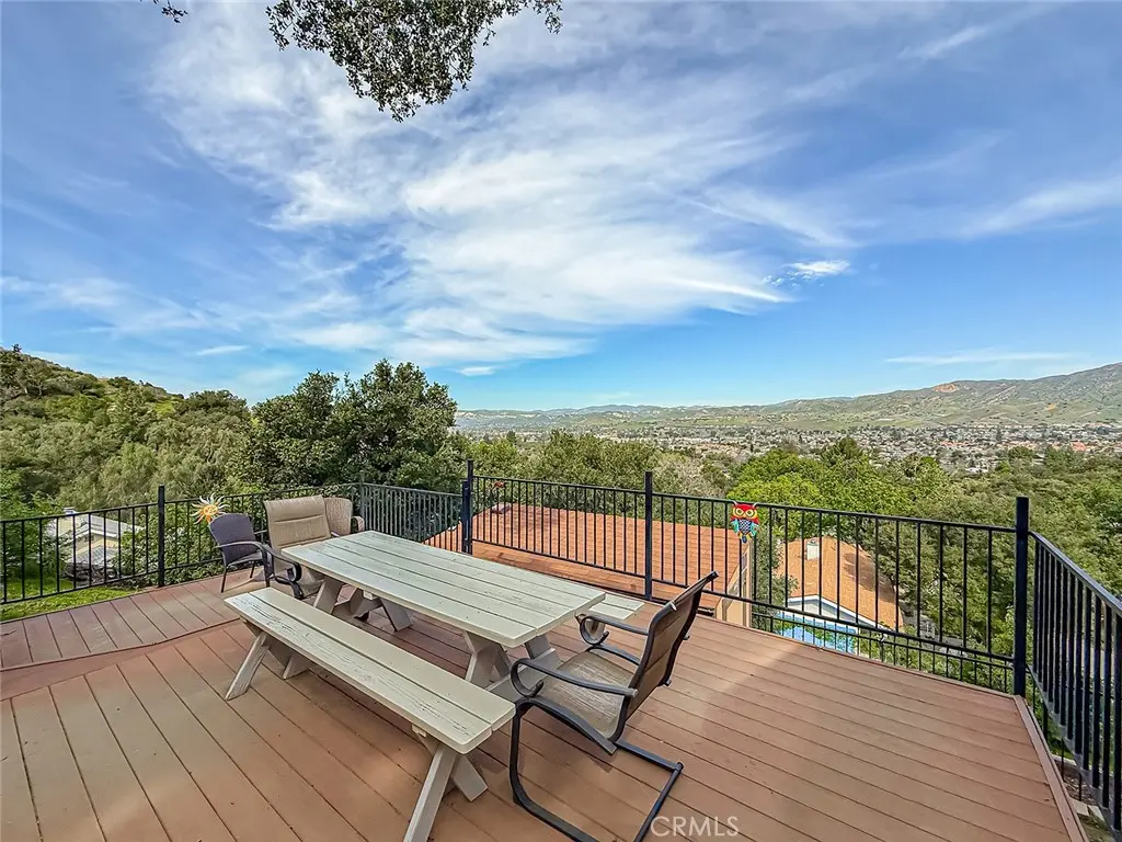 Single Family Residence for sale at 1059 Alta Vista, Simi Valley, CA featuring 2 beds and 2 baths