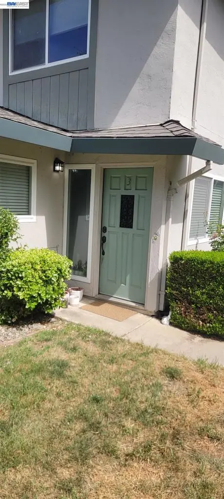 Condominium for sale at 2341 Foothill Rd 3, Pleasanton, CA featuring 2 beds and 1 bath