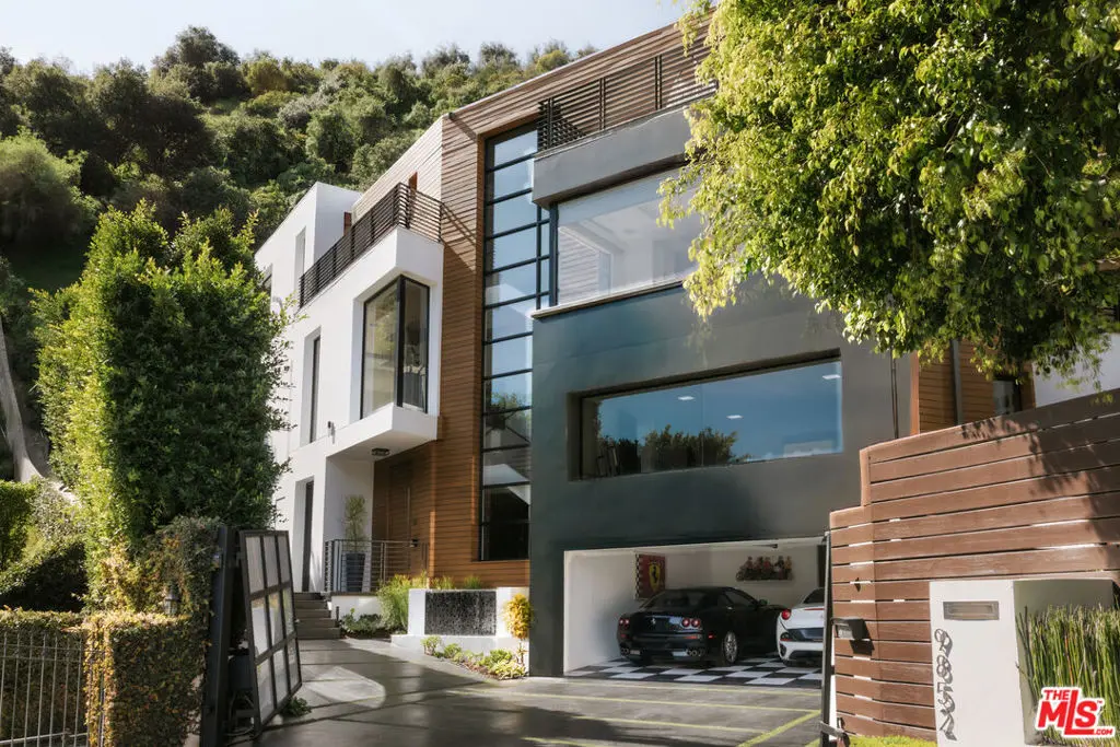 Single Family Residence for sale at 9852 San Circle, Beverly Hills, CA featuring 7 beds and 10 baths