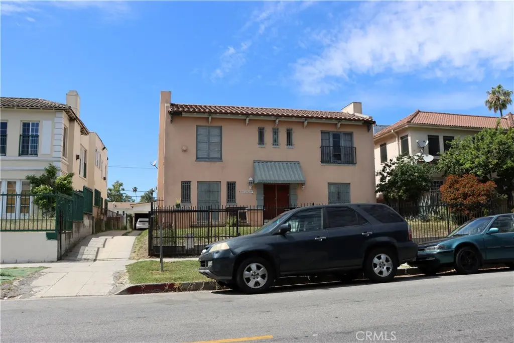 Quadruplex for sale at 109 S Catalina Street, Los Angeles, CA