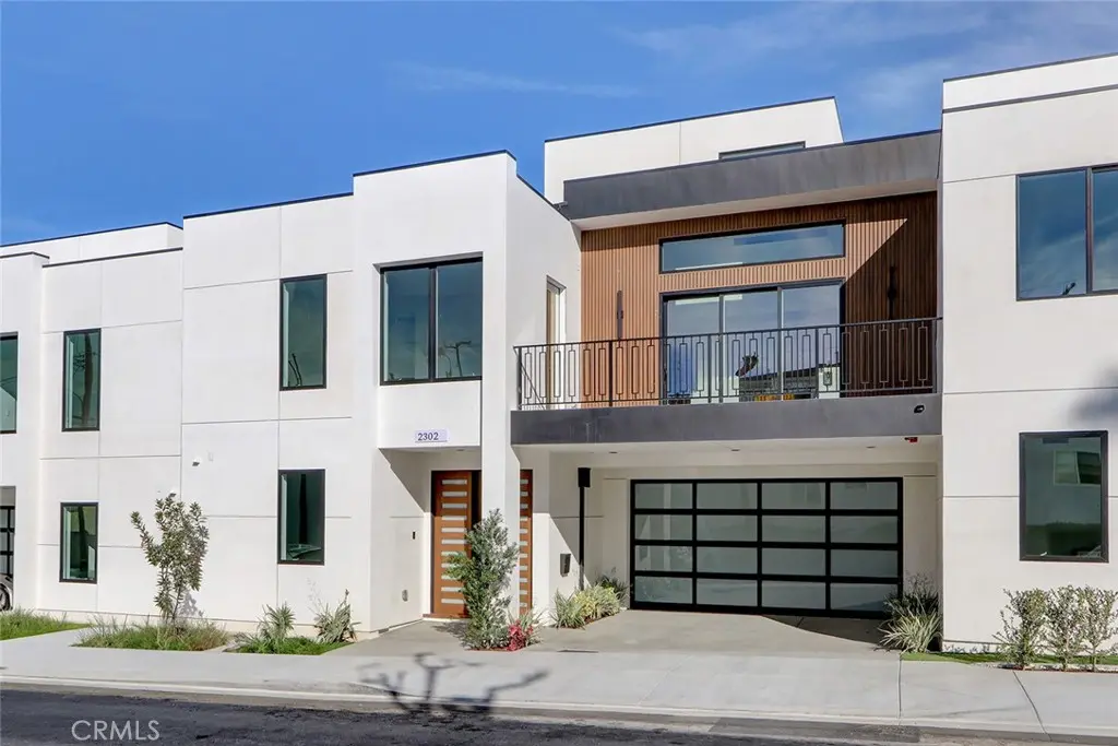 2302 Perkins Lane, Redondo Beach, CA — listing photo 1