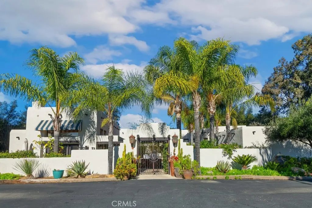 Single Family Residence for sale at 19250 Corte Palabras, Murrieta, CA featuring 4 beds and 3 baths