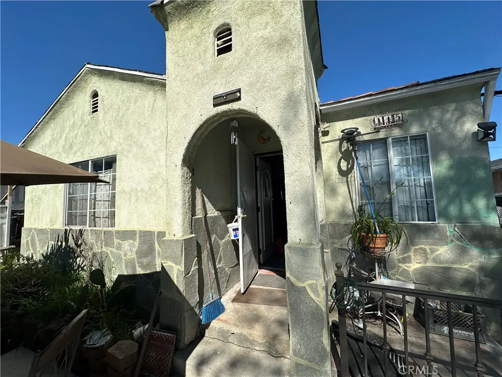Duplex for sale at 145 W 109th, Los Angeles, CA
