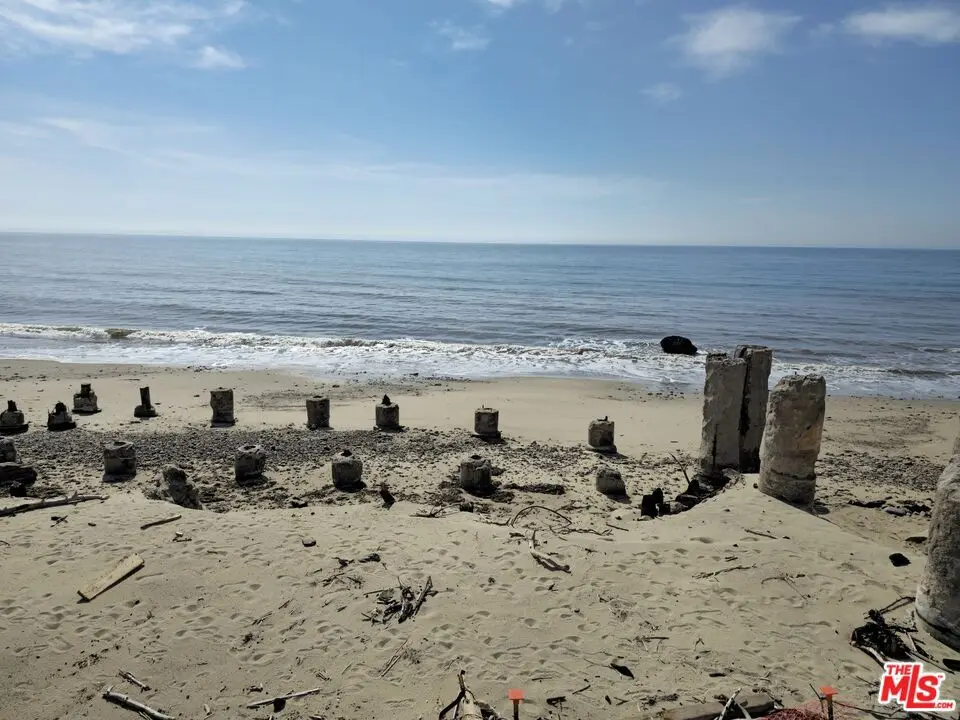 19052 Pacific Coast Highway, Malibu, CA — listing photo 1