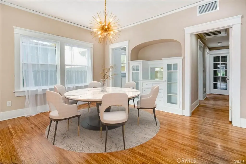 Residential Lease for rent at 113 N COLUMBUS AVE, Glendale, Los Angeles County, CA featuring 1 bed and 1 bath
