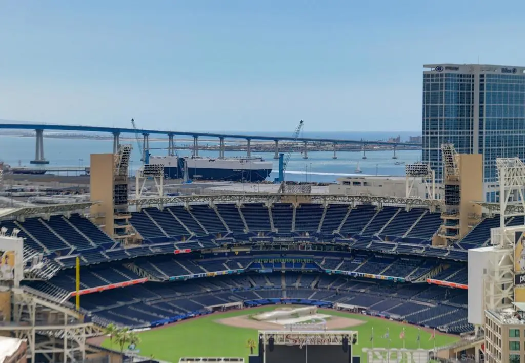 Condominium for sale at 800 The Mark Ln 2206, San Diego, CA featuring 1 bed and 2 baths
