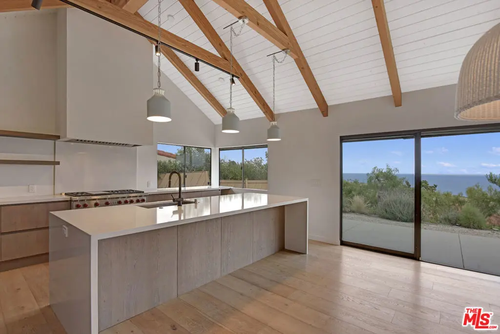 Residential Lease for rent at 24728 Vantage Point Terrace, Malibu, Los Angeles County, CA featuring 3 beds and 3 baths