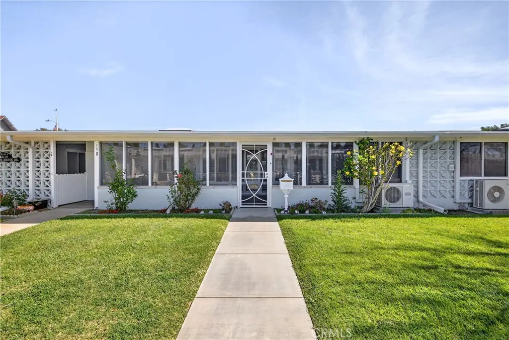1200 Canoe Brook Drive 19D, Seal Beach, CA — listing photo 1