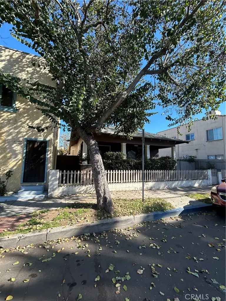 828 Maine, Long Beach, CA — listing photo 1