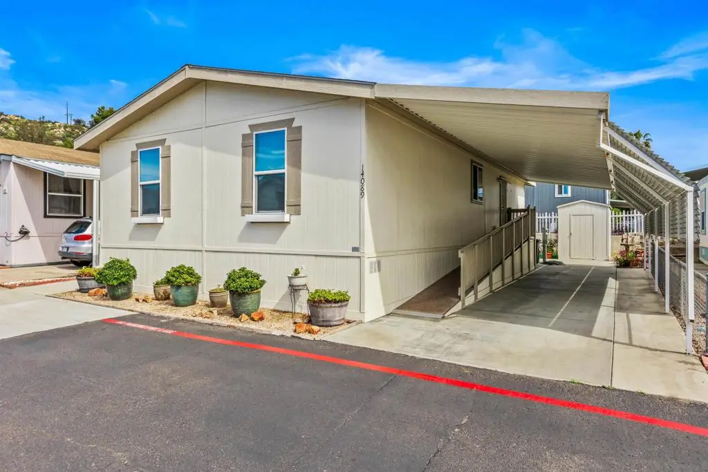 14089 Pomegranate Ave 214, Poway, CA — listing photo 1