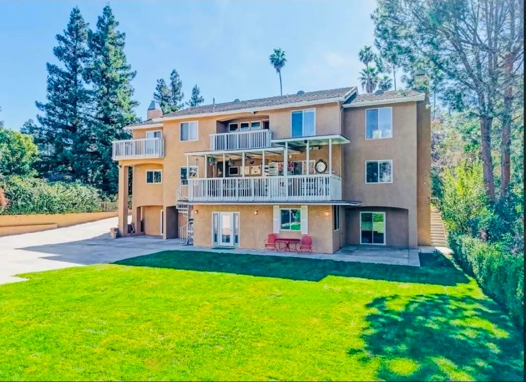 Single Family Residence for rent at 1377 Knoll Road #A, Redlands, CA featuring 3 beds and 2 baths