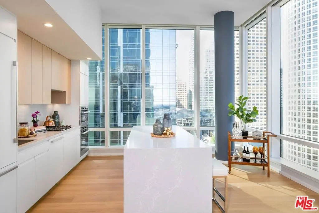 Condominium for sale at 877 Francisco Street 1806, Los Angeles, CA featuring 2 beds and 2 baths