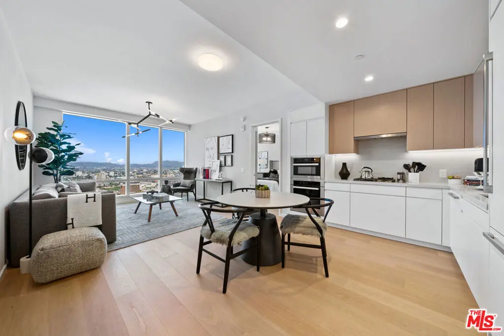 Condominium for sale at 877 Francisco Street 2212, Los Angeles, CA featuring 1 bed and 2 baths