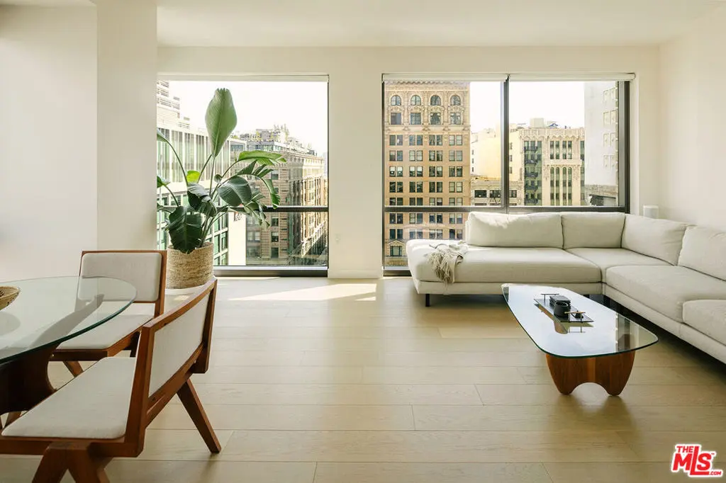 Condominium for sale at 400 S Broadway 1001, Los Angeles, CA featuring 1 bed and 1 bath