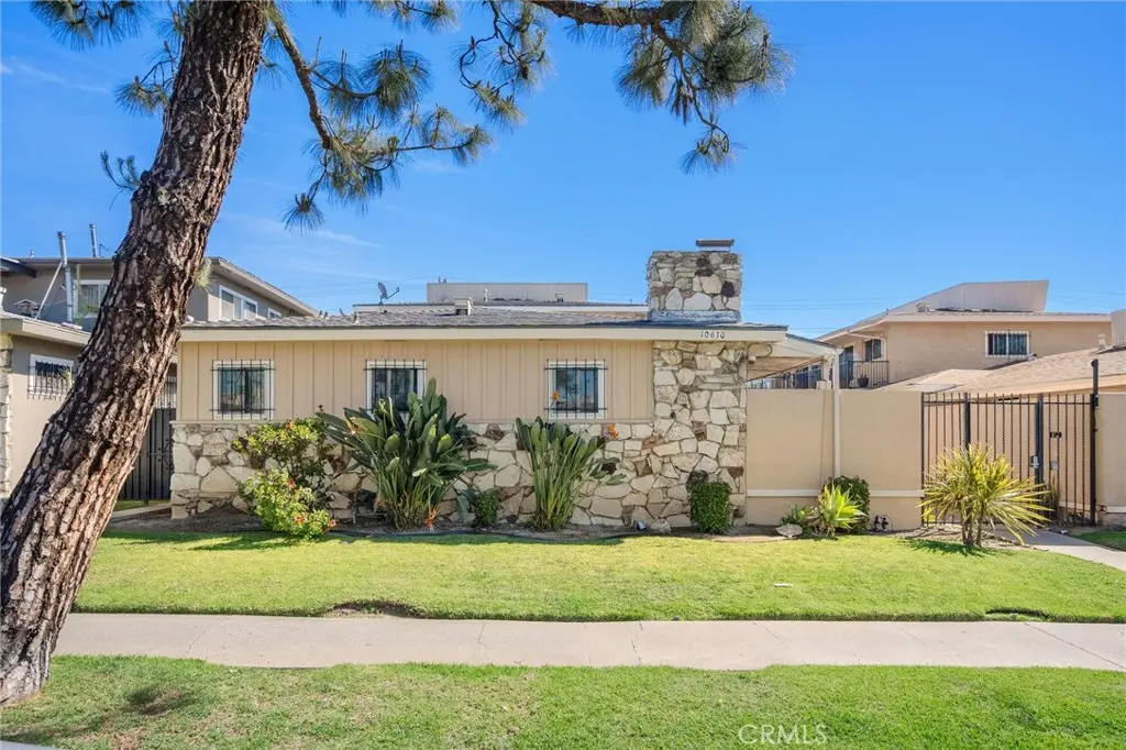 10630 Crenshaw Blvd, Inglewood, CA — listing photo 1