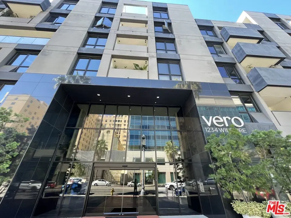 Residential Lease for rent at 1234 Wilshire Boulevard 235, Los Angeles, Los Angeles County, CA featuring 1 bed and 2 baths