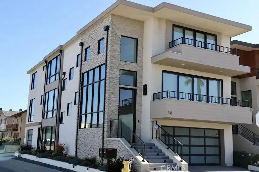 Single Family Residence for rent at 116 W Channel Islands Boulevard, Oxnard, CA featuring 5 beds and 5 baths