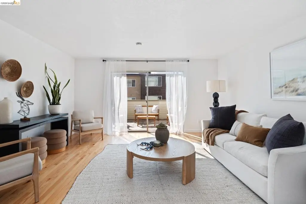 3161 Birmingham Dr 209, Richmond, CA — listing photo 1
