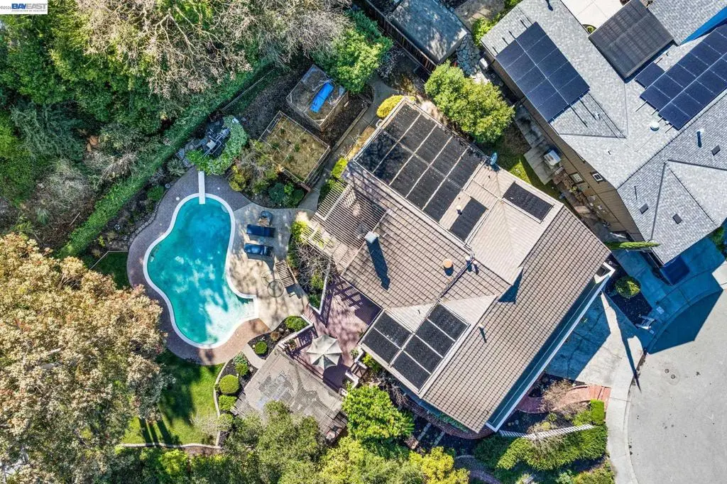 Single Family Residence for sale at 4262 Tamur Ct, Pleasanton, CA featuring 5 beds and 3 baths