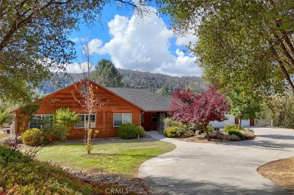 38788 Goldenrod Lane, Oakhurst, CA — listing photo 1
