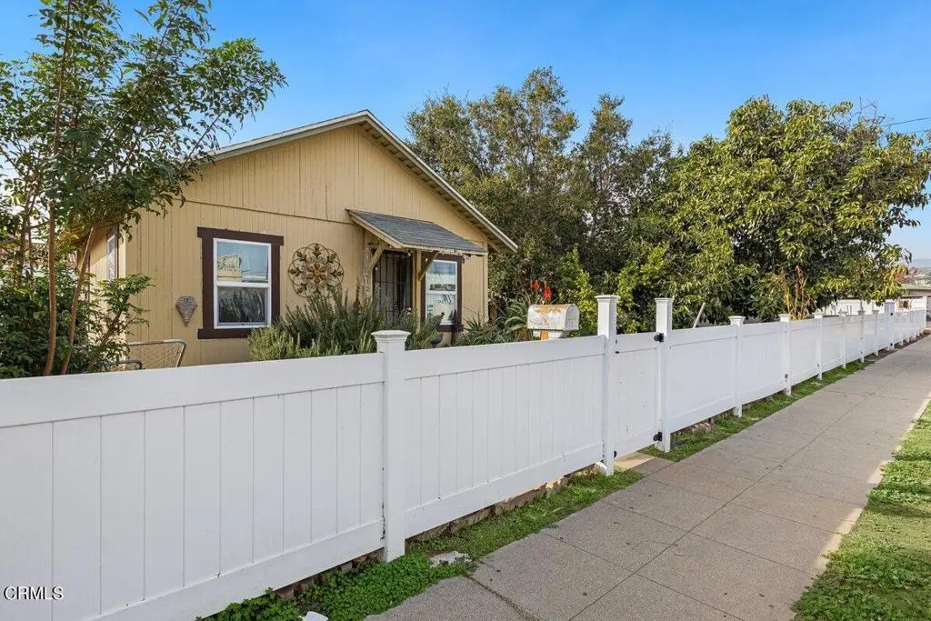 120 S Ojai Street, Santa Paula, CA — listing photo 1