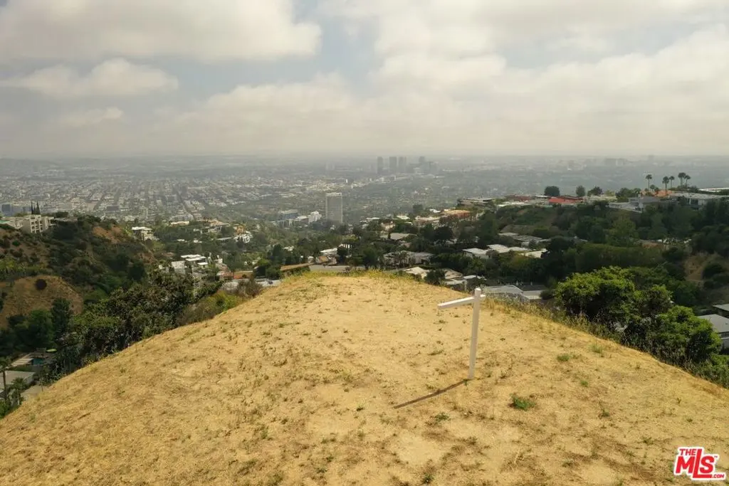 2381 Sunset Plaza Drive, Los Angeles, CA — listing photo 1