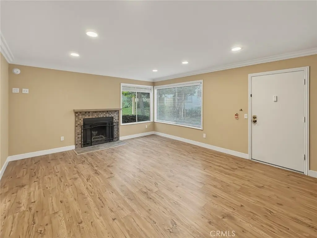 18408 Hatteras 19, Tarzana, CA — listing photo 1