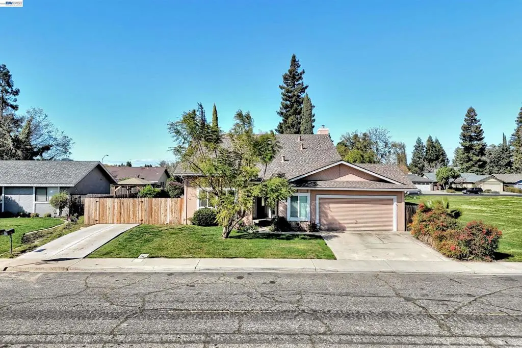 1425 Forest Dr, Turlock, CA — listing photo 1