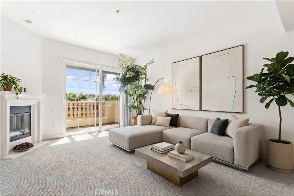 14343 Burbank Boulevard 301, Sherman Oaks, CA — listing photo 1
