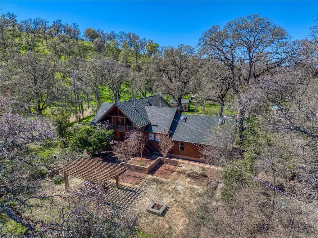 Single Family Residence for sale at 1001 Louis Way, Lakeport, CA featuring 3 beds and 3 baths