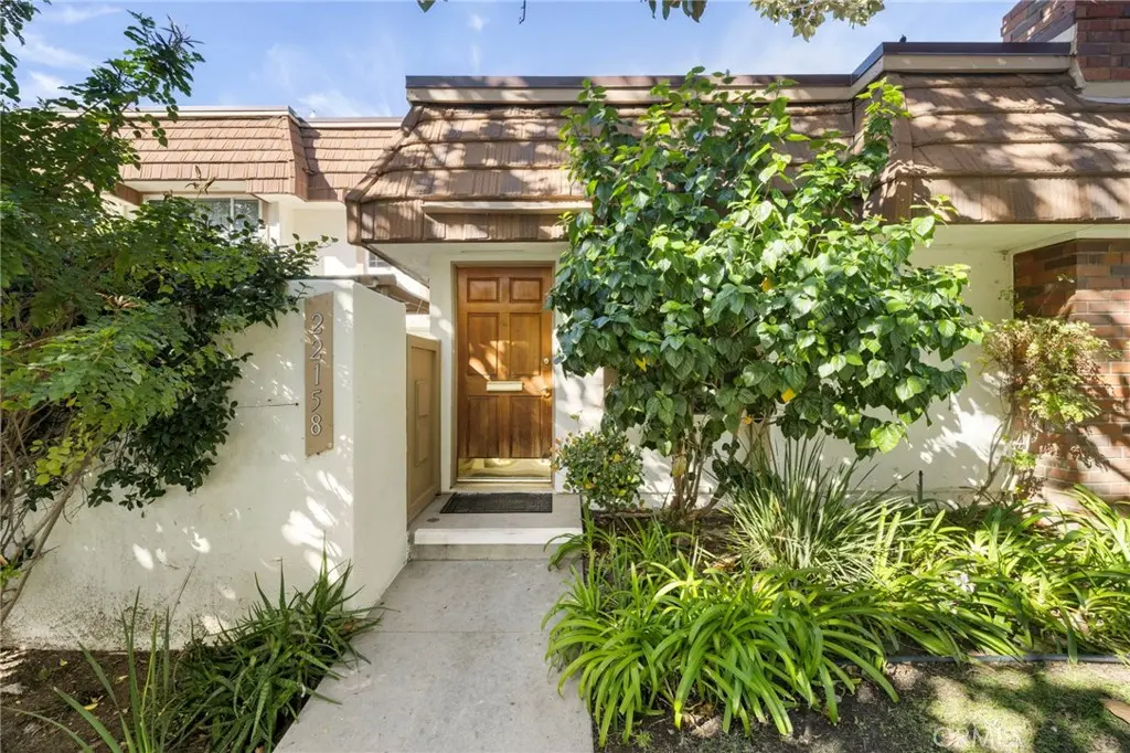 22158 James Alan Circle, Chatsworth, CA — listing photo 1