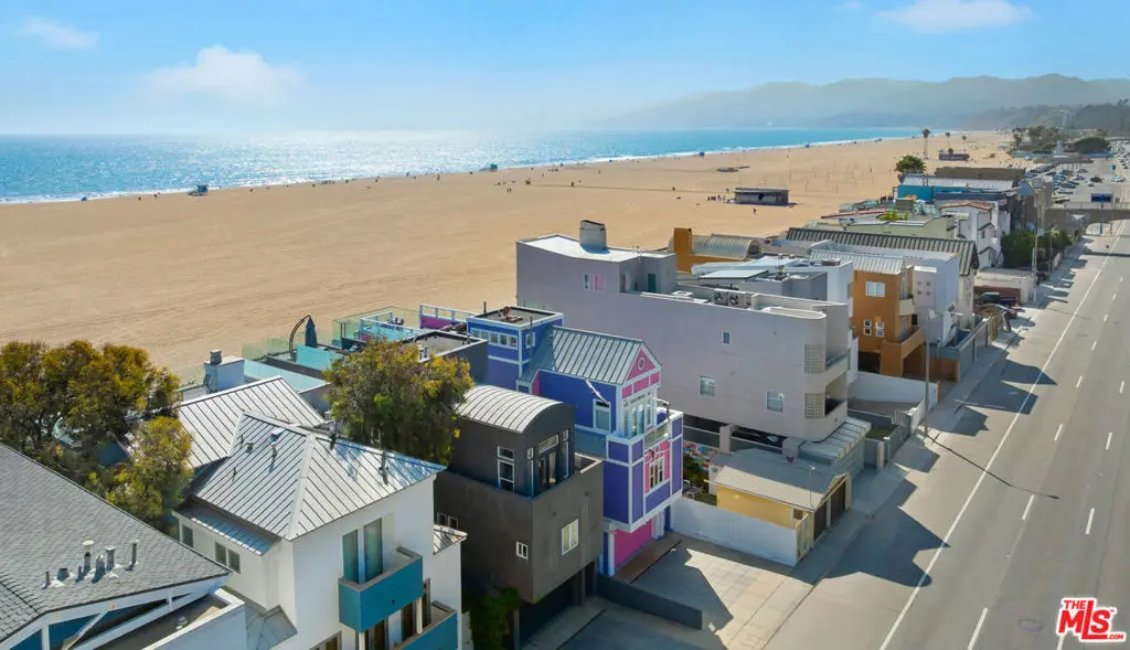 Single Family Residence for rent at 1341 Palisades Beach Road, Santa Monica, CA featuring 3 beds and 5 baths