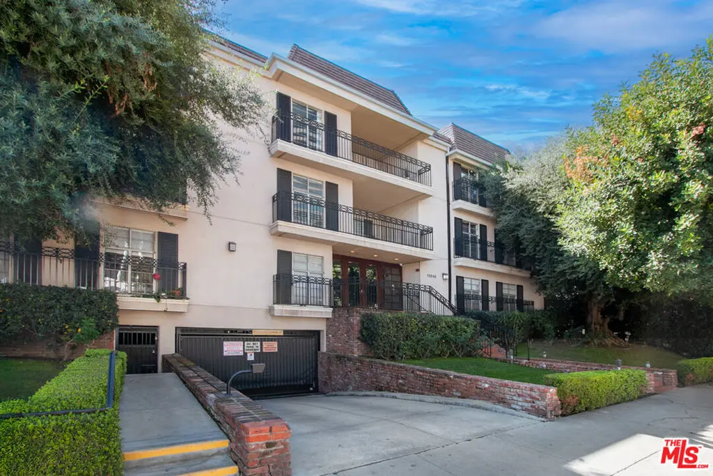 15248 Dickens Street 108, Sherman Oaks, CA — listing photo 1