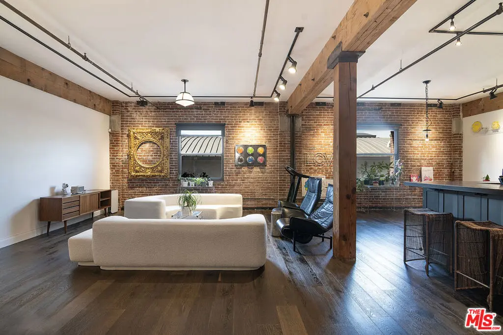 Condominium for sale at 215 S Santa Fe Avenue 6, Los Angeles, CA featuring 2 beds and 2 baths