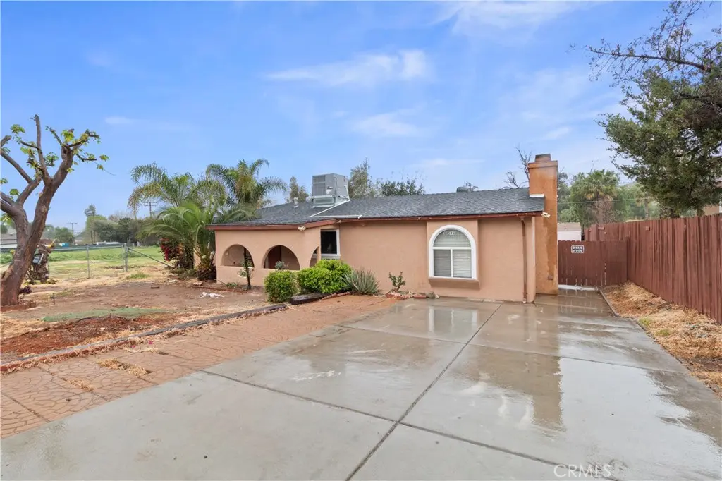 Residential Lease for rent at 28595 Avenida Gaviota, Menifee, Riverside County, CA featuring 3 beds and 2 baths